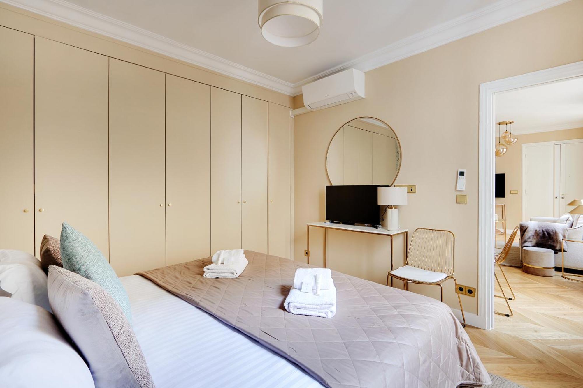 Pick A Flat'S Apartments In Opera Saint Lazarre - Rue De L'Isly Paris Exterior photo